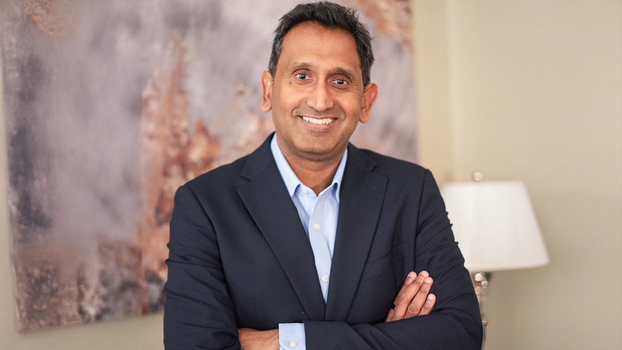 Professor Prasanna Sooriakumaran smiling, prostate cancer treatment video thumbnail
